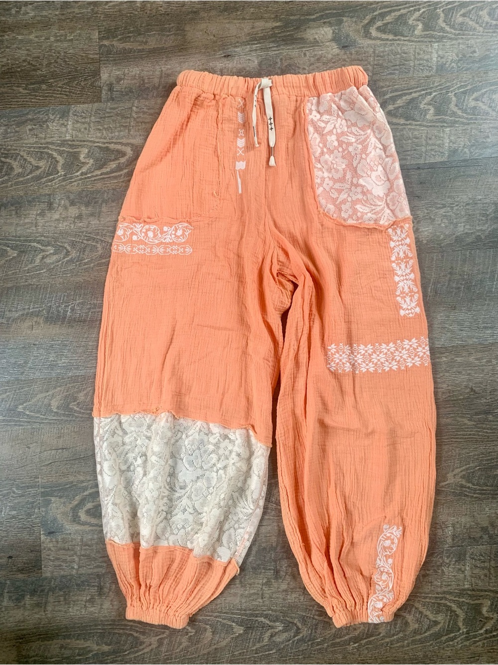 POL Lacey Floral Patchwork Lace Accent Harem Joggers